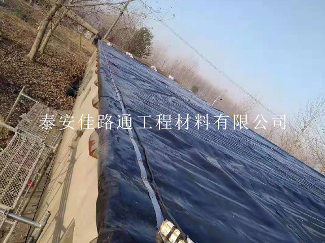 垃圾填埋場防滲膜在施工鋪設(shè)中須嚴格謹慎